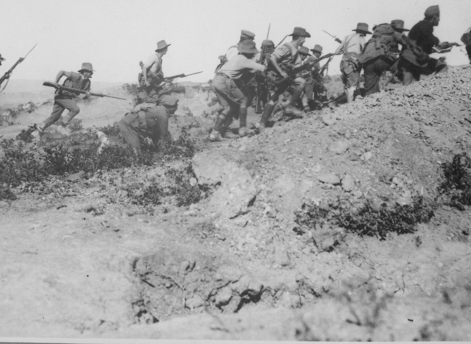 ANZAC Soldiers running into battle in Galipoli