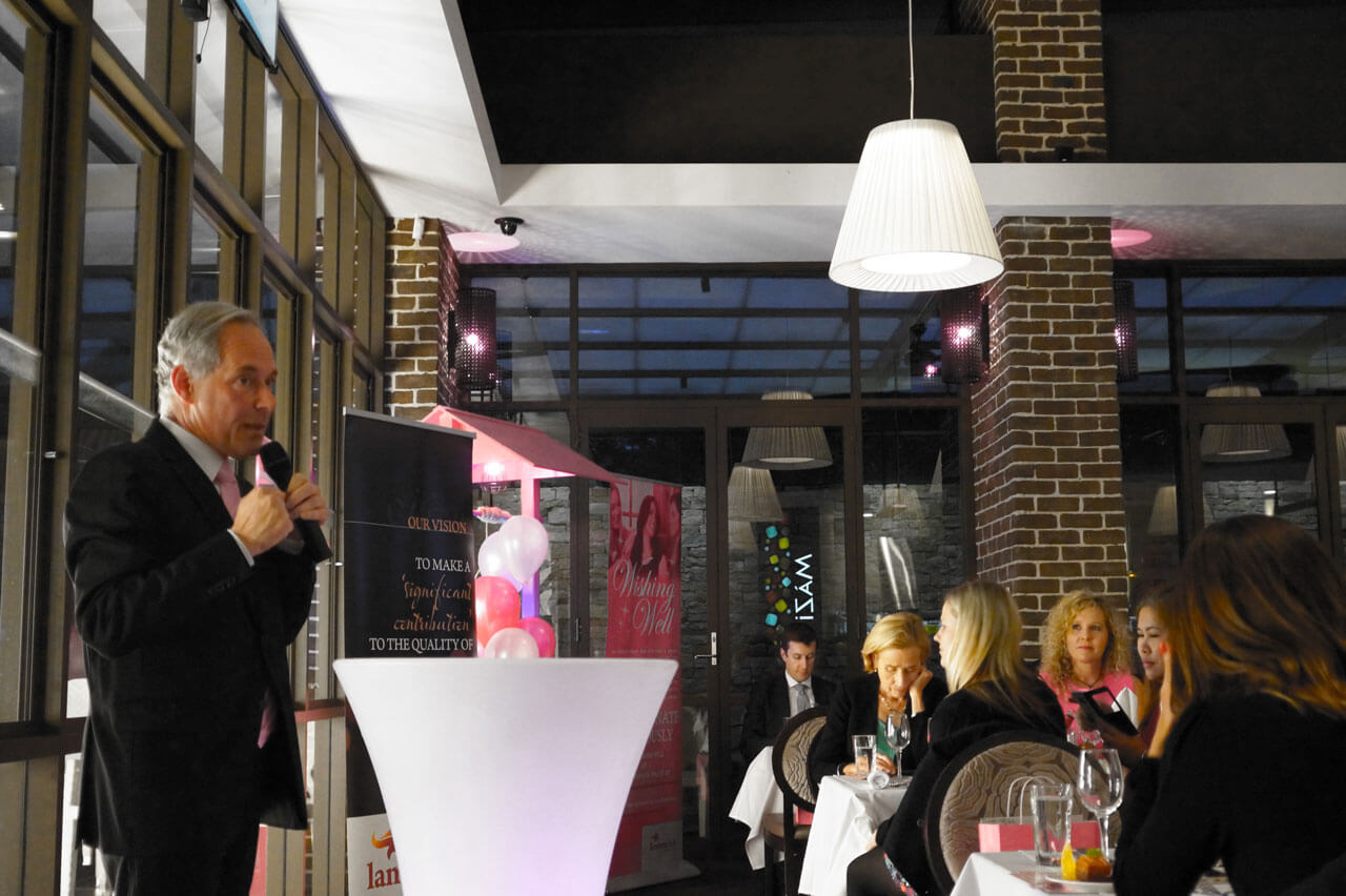 Morris Iemma speaking at the BreastScreen NSW fundraiser dinner at Lantern Club